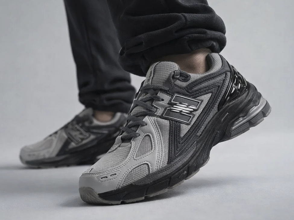 С чем носить New Balance 1906R: streetwear и минимализм