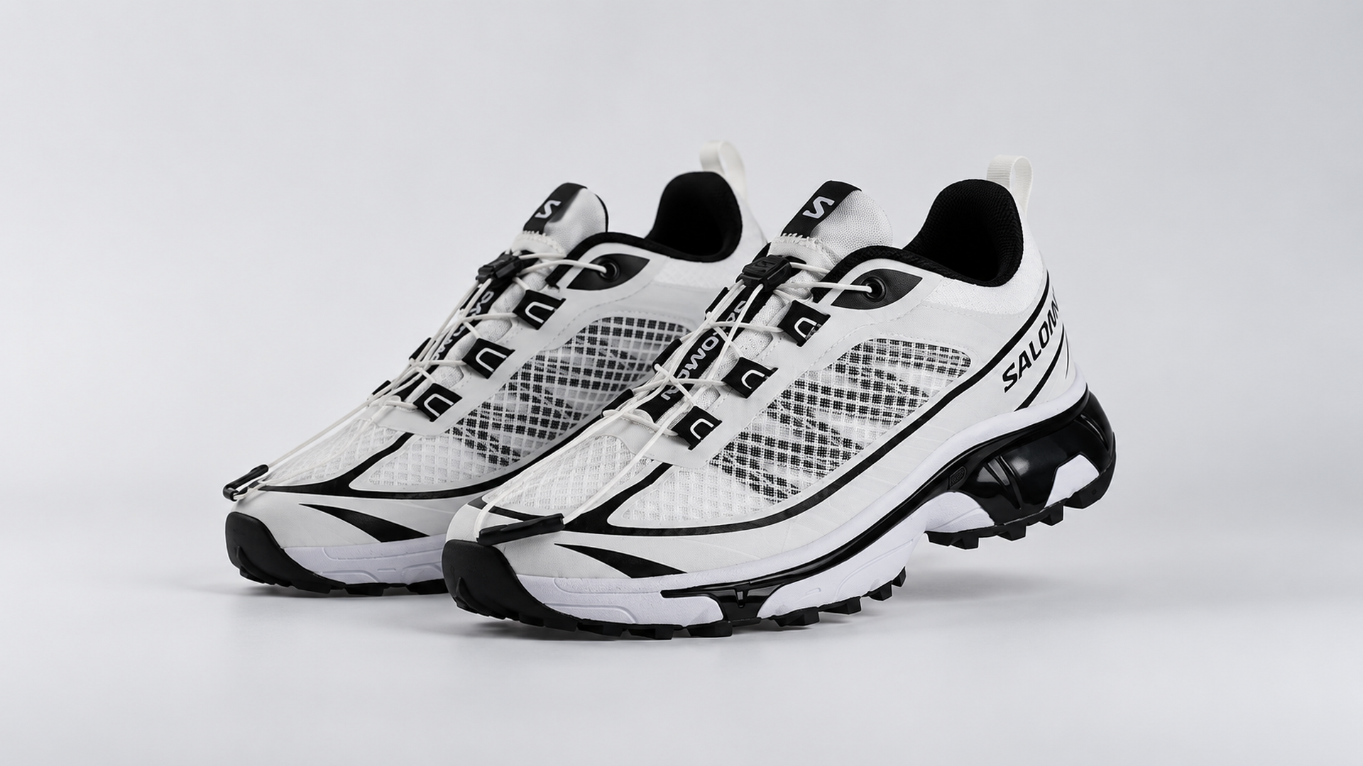 Белые Salomon ADVANCED XT-6 ADV 44649 с Quick Lace и выраженным протектором